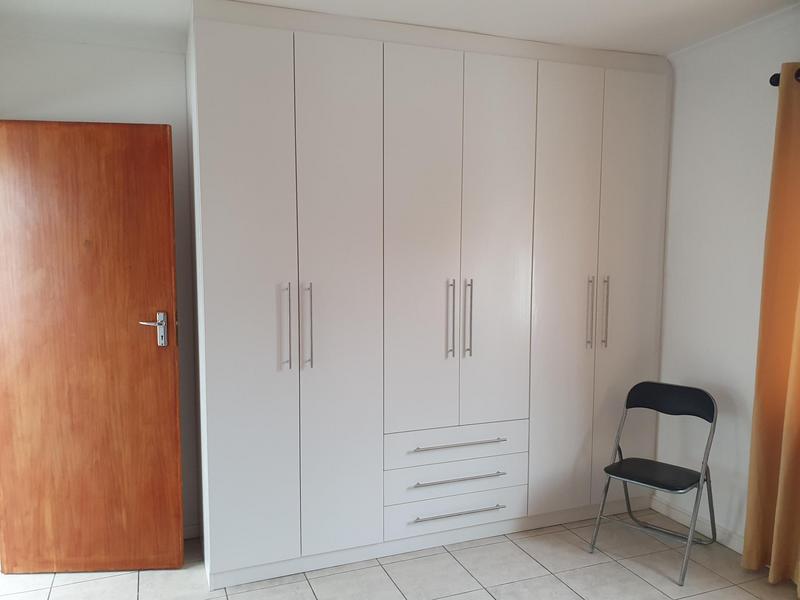 To Let 1 Bedroom Property for Rent in Walmer Estate Western Cape